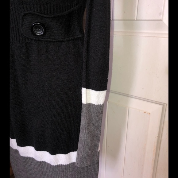 Dress - Picture 6 of 6